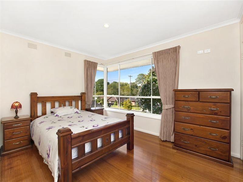 15 Larkspur Avenue, Doncaster VIC 3108