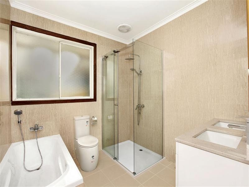 15 Larkspur Avenue, Doncaster VIC 3108