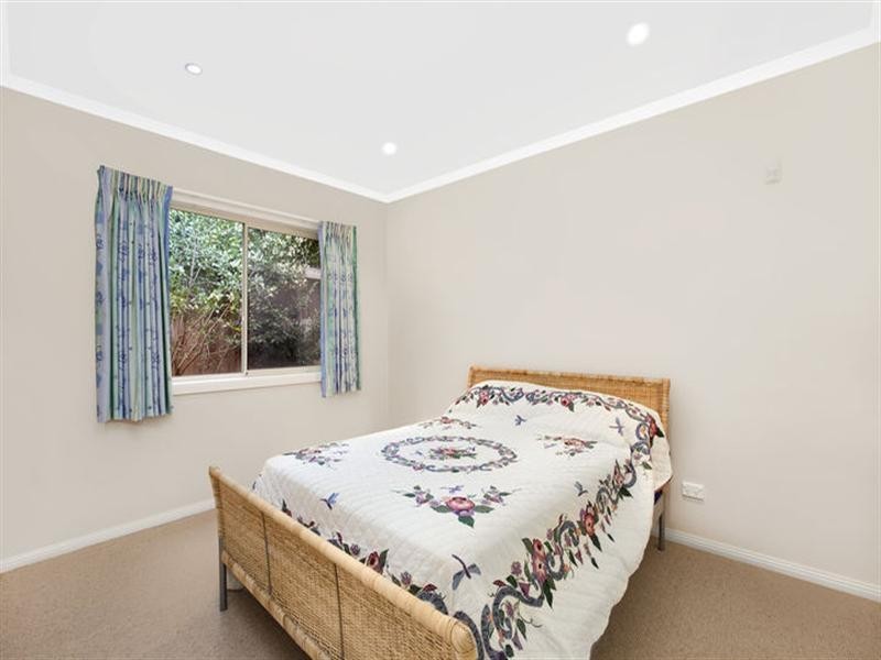 2/6 Mantell Street, Doncaster East VIC 3109