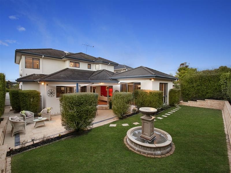 11 Woodlands Edge, Templestowe VIC 3106