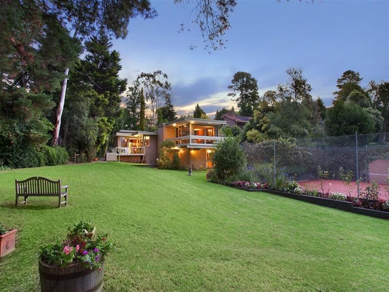 13 Wembley Gardens, Donvale VIC 3111