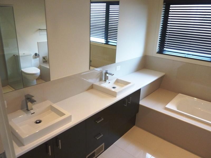 23 Robinson Grove, Bulleen VIC 3105