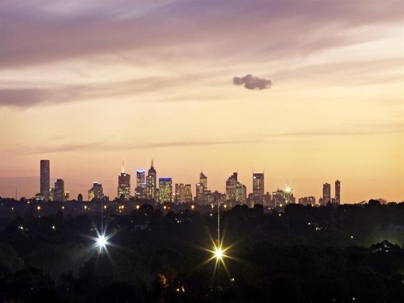 23 Robinson Grove, Bulleen VIC 3105