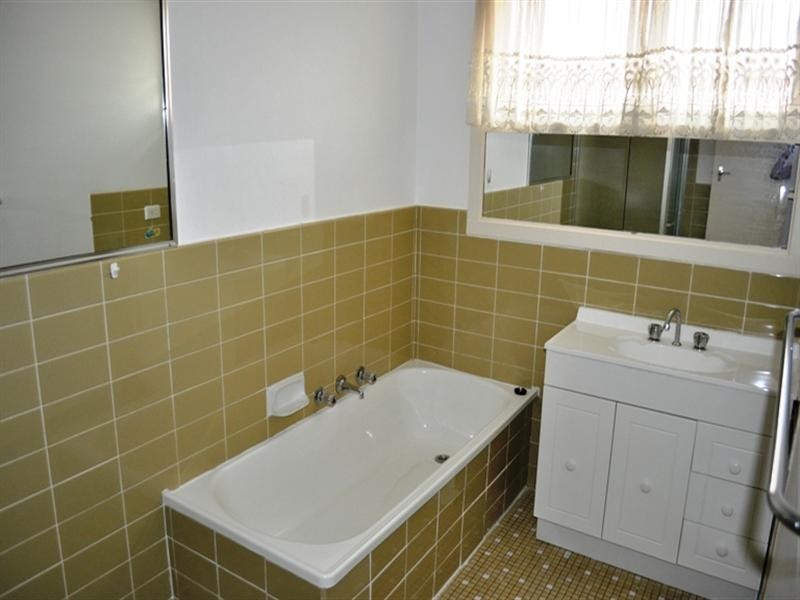 4 Thomas Street, Doncaster East VIC 3109