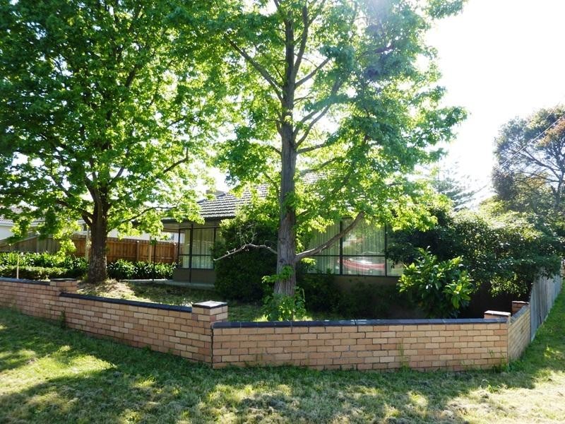 16 Underwood Drive, Donvale VIC 3111