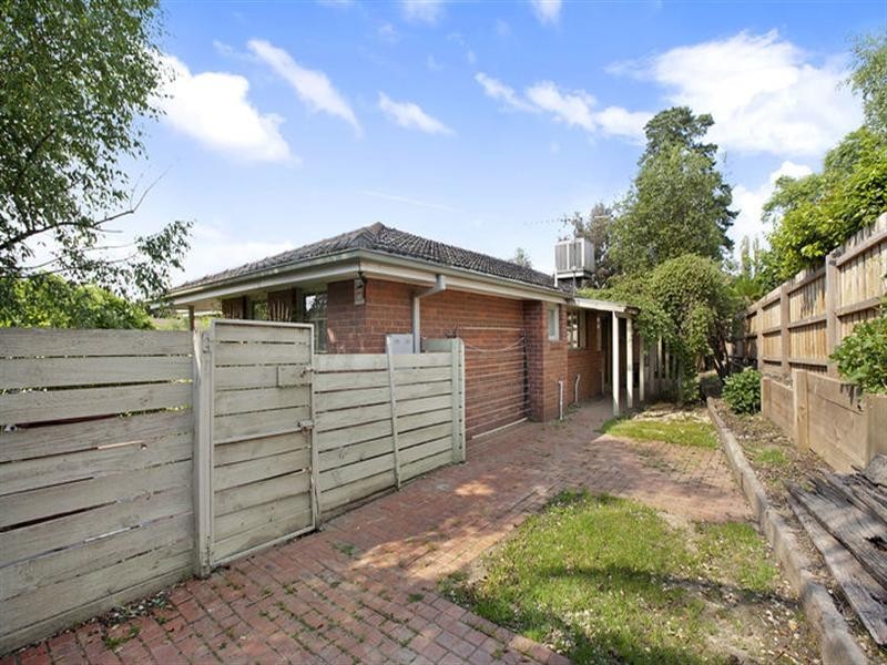 68 Santa Rosa Boulevard, Doncaster East VIC 3109