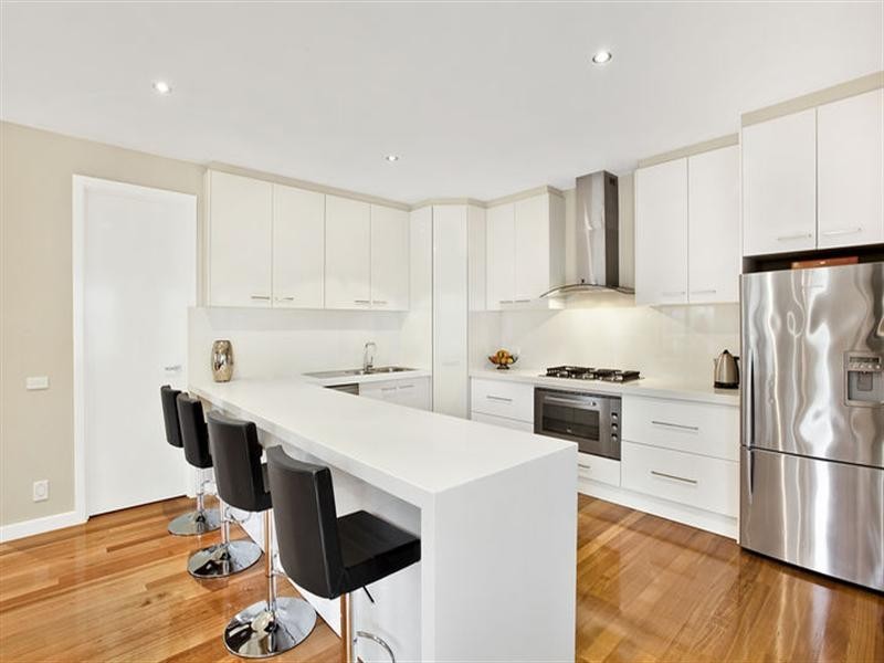 34 Waratah Drive, Templestowe Lower VIC 3107