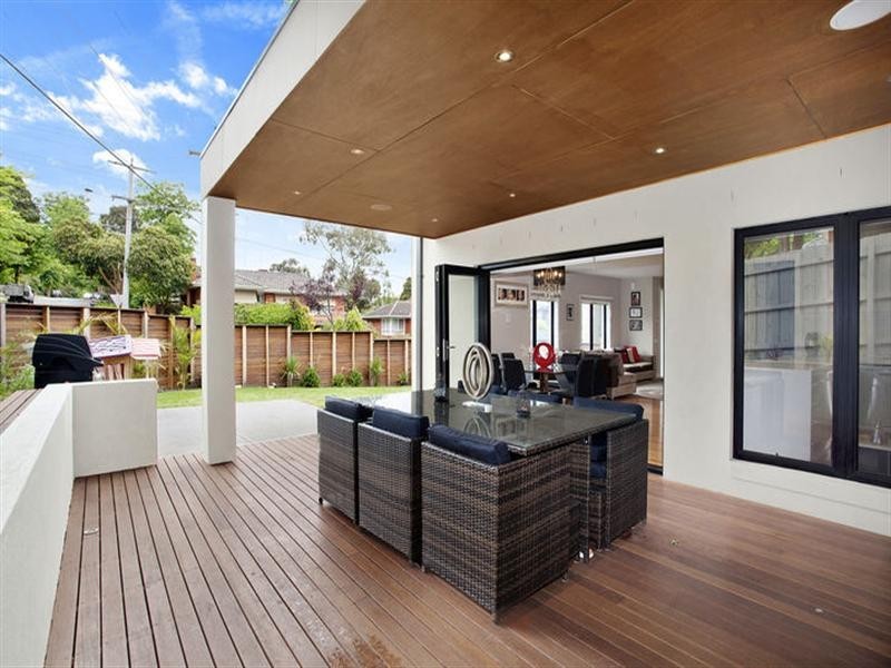 34 Waratah Drive, Templestowe Lower VIC 3107