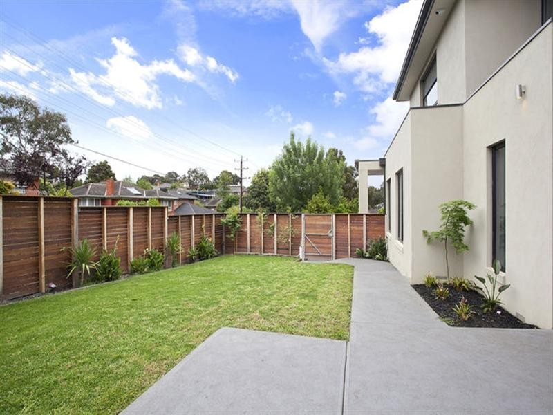 34 Waratah Drive, Templestowe Lower VIC 3107