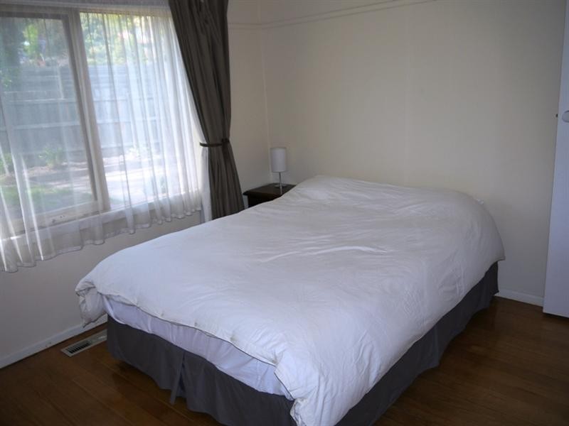 16 Dynes Street, Ringwood East VIC 3135