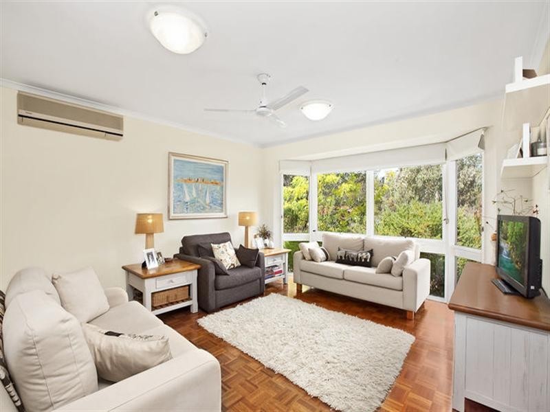 2/17 Larnoo Drive, Doncaster East VIC 3109