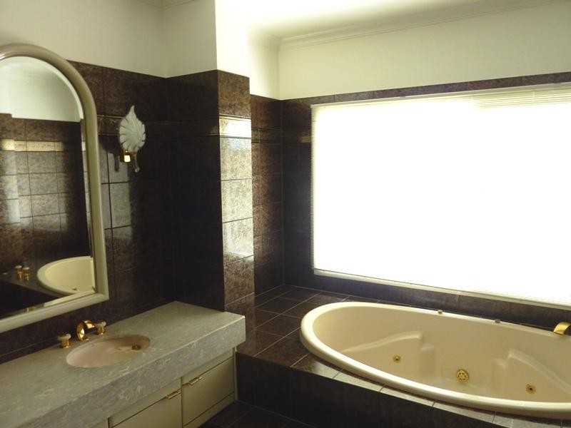 76 Deep Creek Drive, Doncaster East VIC 3109