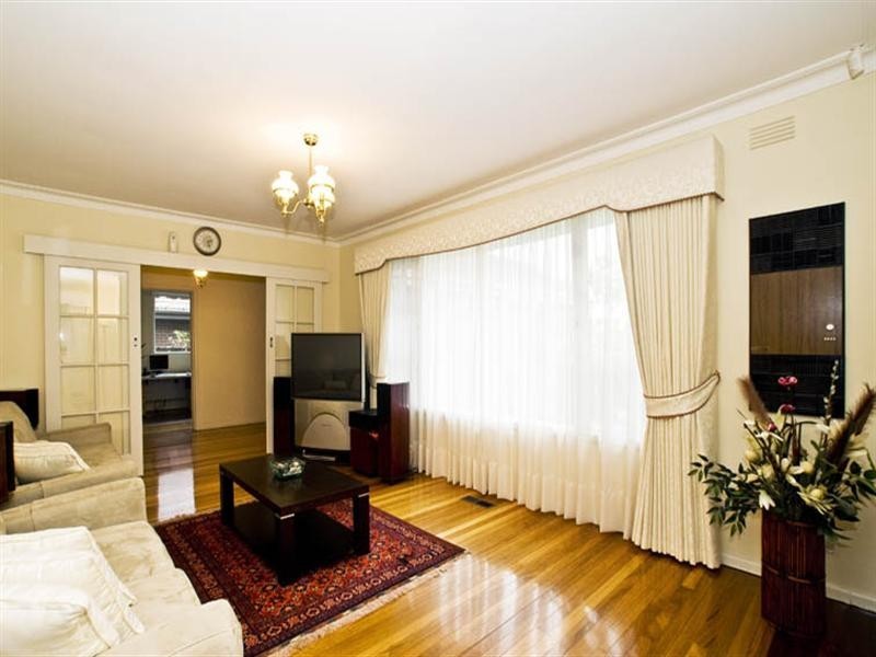 10 Glenda Avenue, Doncaster VIC 3108