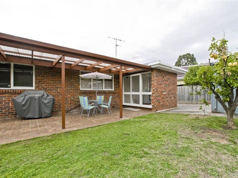 10 Glenda Avenue, Doncaster VIC 3108