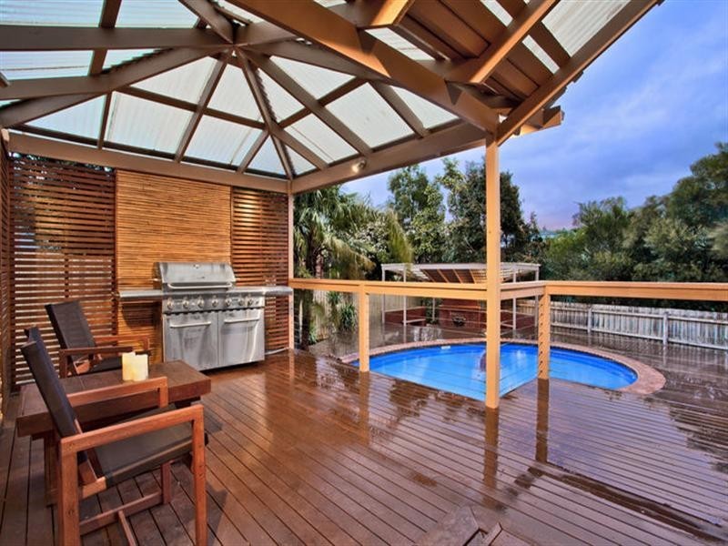 16 Glen Orchard Close, Templestowe VIC 3106