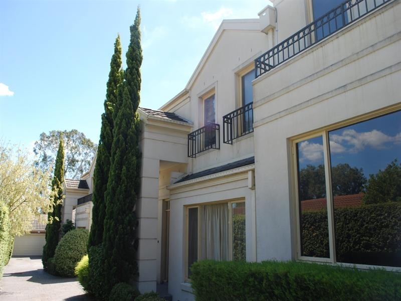 3/14 May Street, Doncaster East VIC 3109