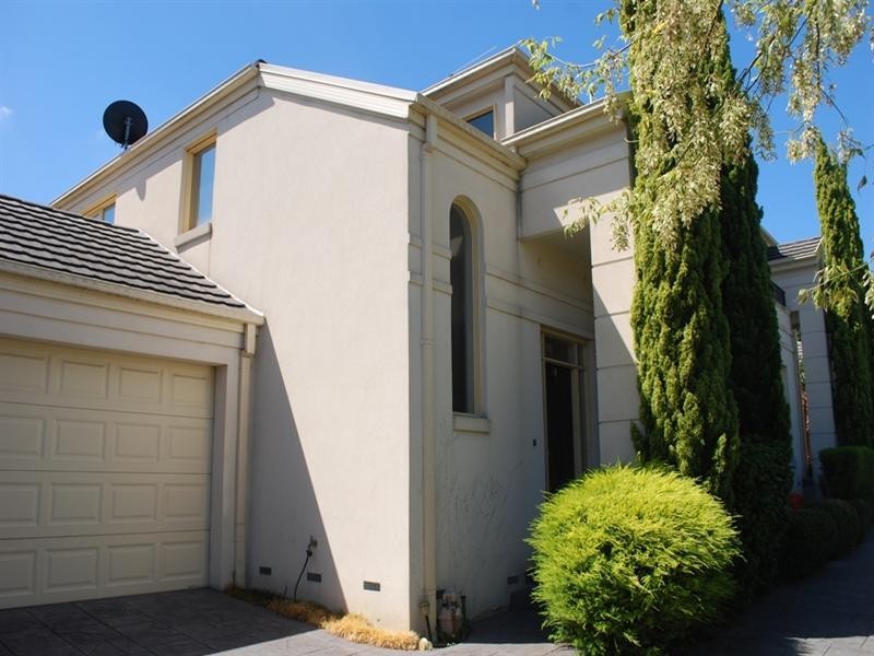 3/14 May Street, Doncaster East VIC 3109