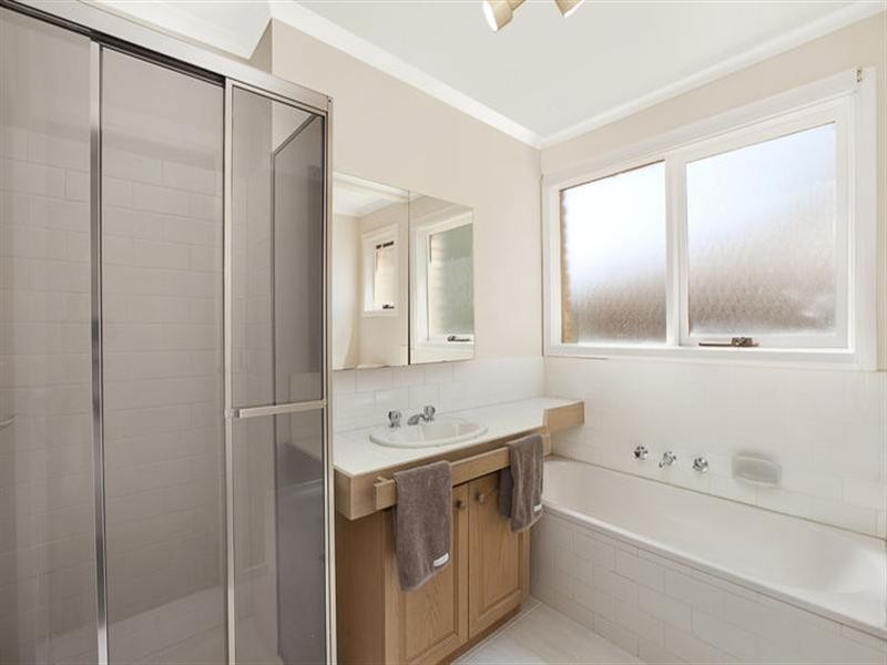 48 Parry Road, Eltham North VIC 3095