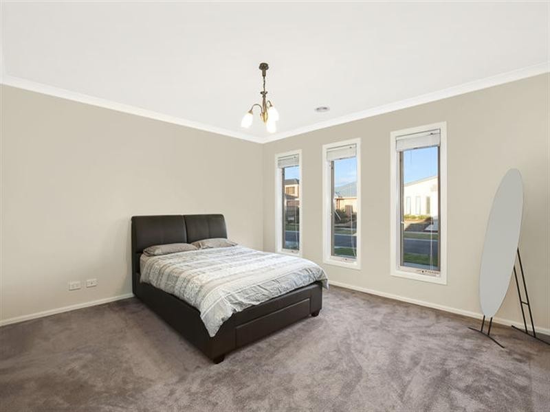 3 Yellowgum Avenue, Lyndhurst VIC 3975