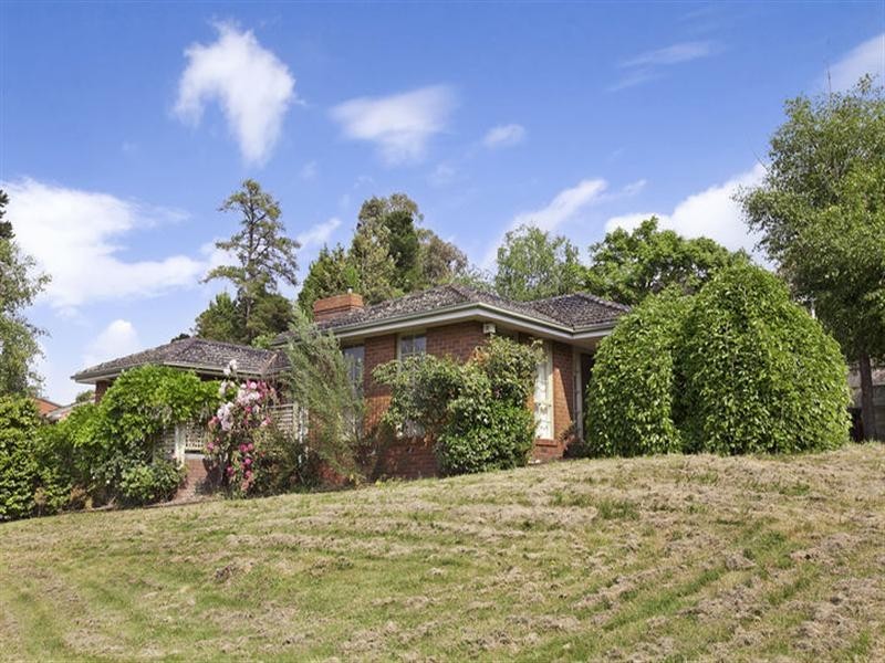 68 Santa Rosa Boulevard, Doncaster East VIC 3109