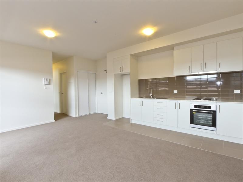 9,10 and 21/3 Close Avenue, Dandenong VIC 3175