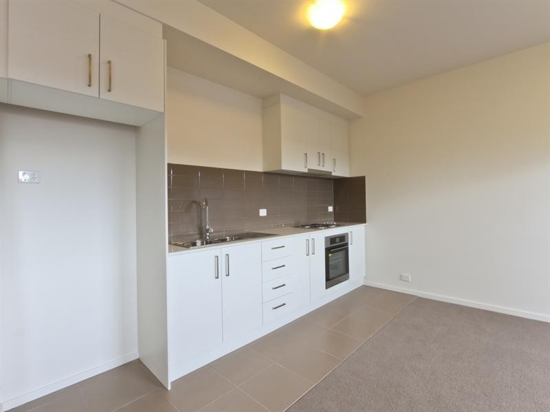 9,10 and 21/3 Close Avenue, Dandenong VIC 3175