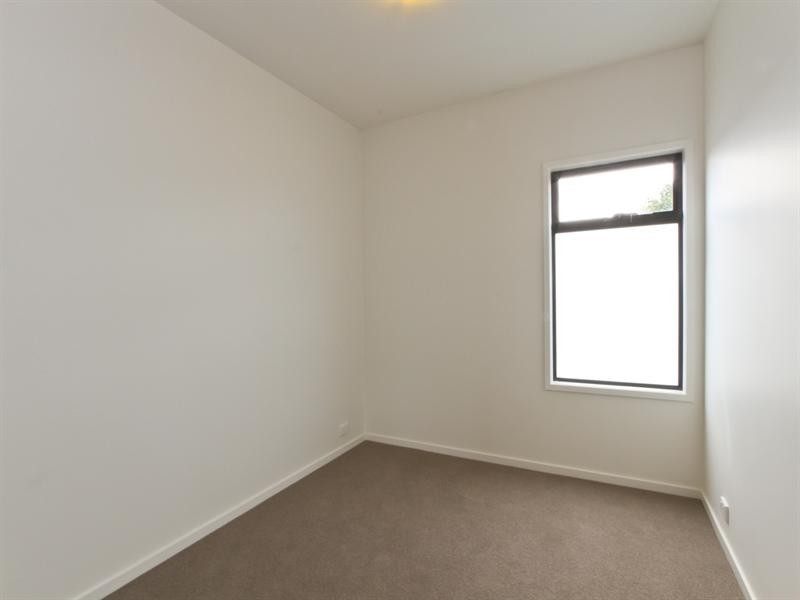 9,10 and 21/3 Close Avenue, Dandenong VIC 3175