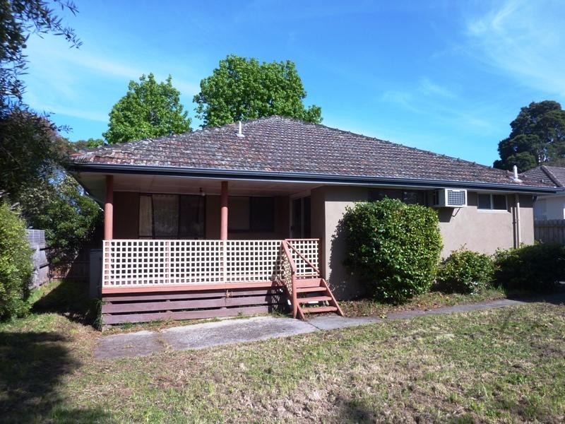 16 Underwood Drive, Donvale VIC 3111