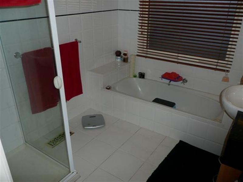 17A Larnoo Drive, Doncaster East VIC 3109