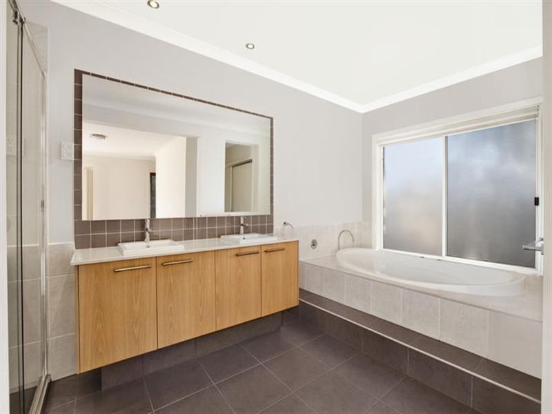 2 Habitat Park Drive, Doncaster East VIC 3109