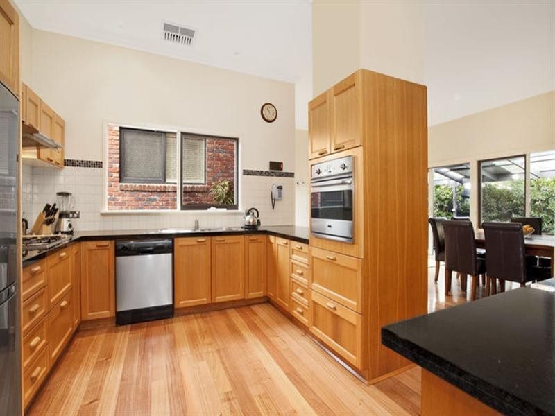 45 Furneaux Grove, Bulleen VIC 3105