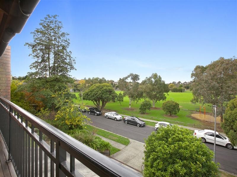 2/13 Kampman Street, Bulleen VIC 3105