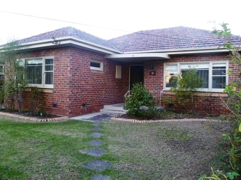 18 Edwin Street, Heidelberg Heights VIC 3081