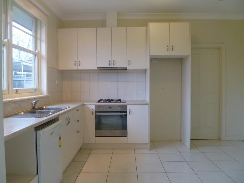 18 Edwin Street, Heidelberg Heights VIC 3081