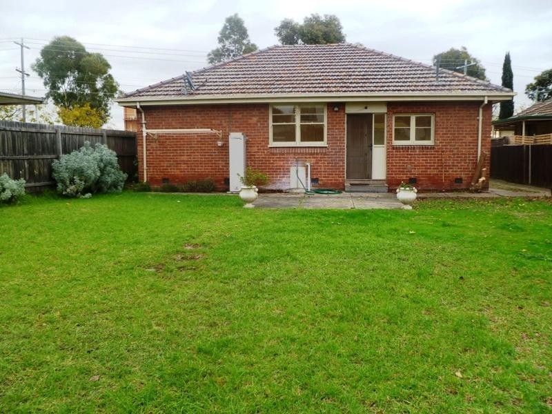 18 Edwin Street, Heidelberg Heights VIC 3081