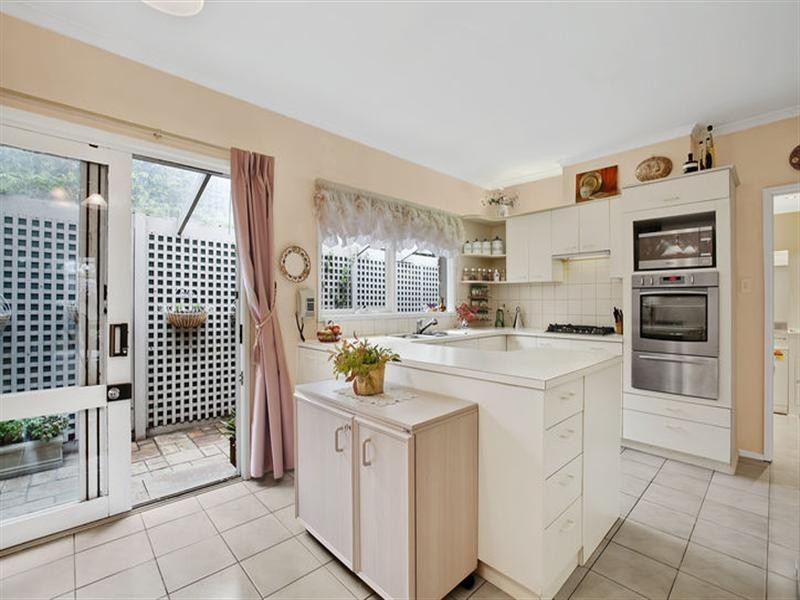 5 Alburnum Crescent, Templestowe Lower VIC 3107