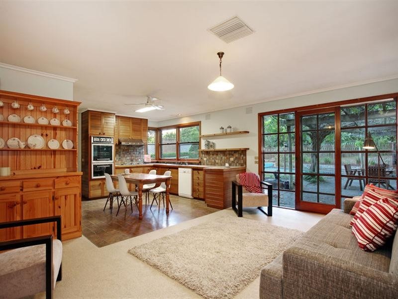 23-25 Williams Road, Park Orchards VIC 3114