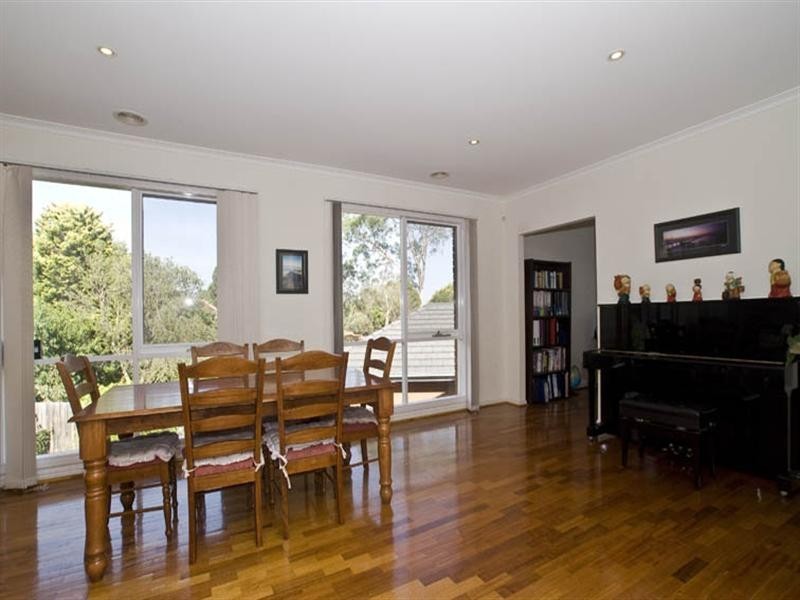 2/10 May Street, Doncaster East VIC 3109