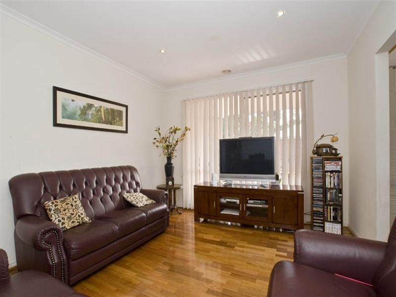 2/10 May Street, Doncaster East VIC 3109