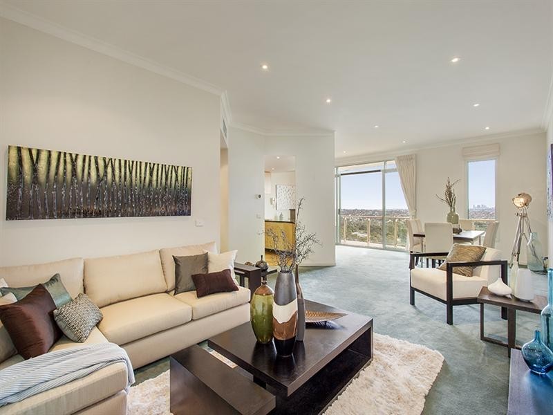 7002/2 Sovereign Point Court, Doncaster VIC 3108