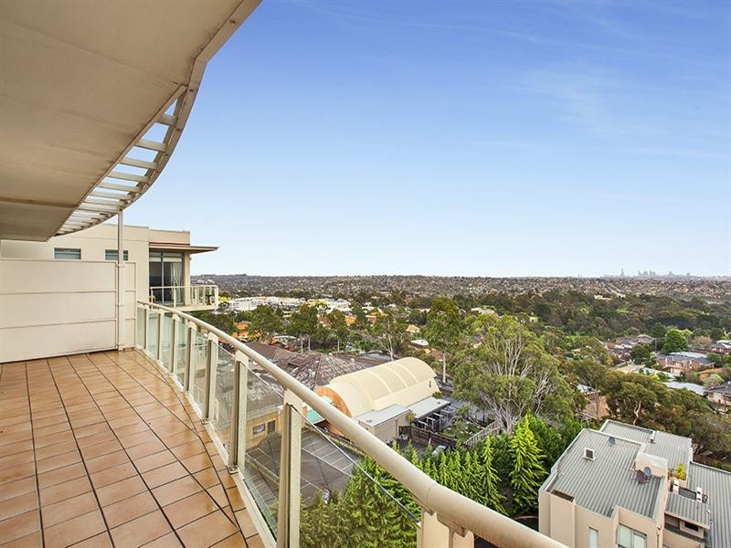 7002/2 Sovereign Point Court, Doncaster VIC 3108