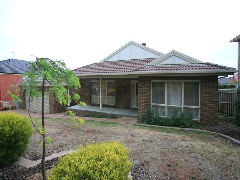 6 Yarraridge Drive, Chirnside Park VIC 3116