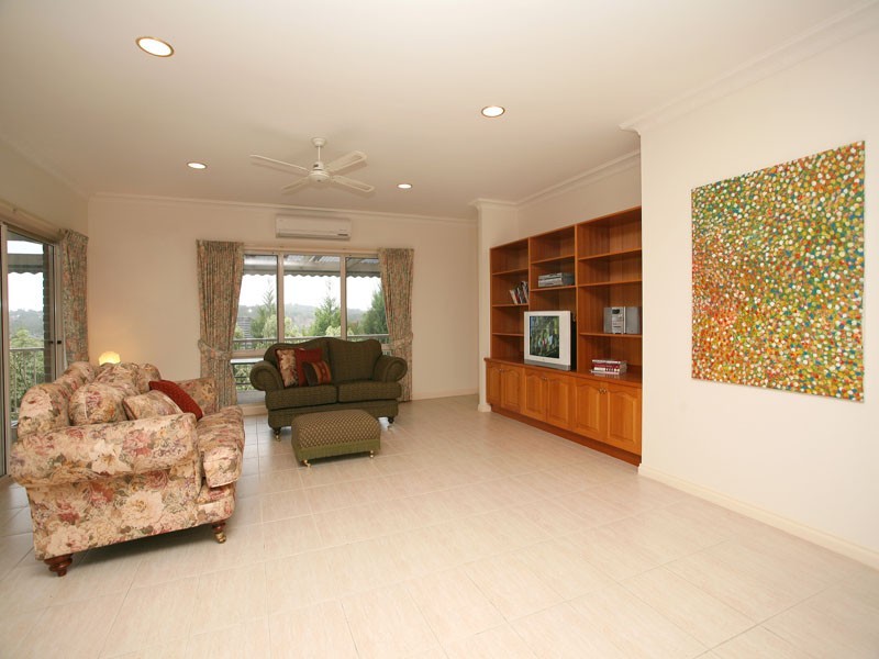 6 Yarraridge Drive, Chirnside Park VIC 3116