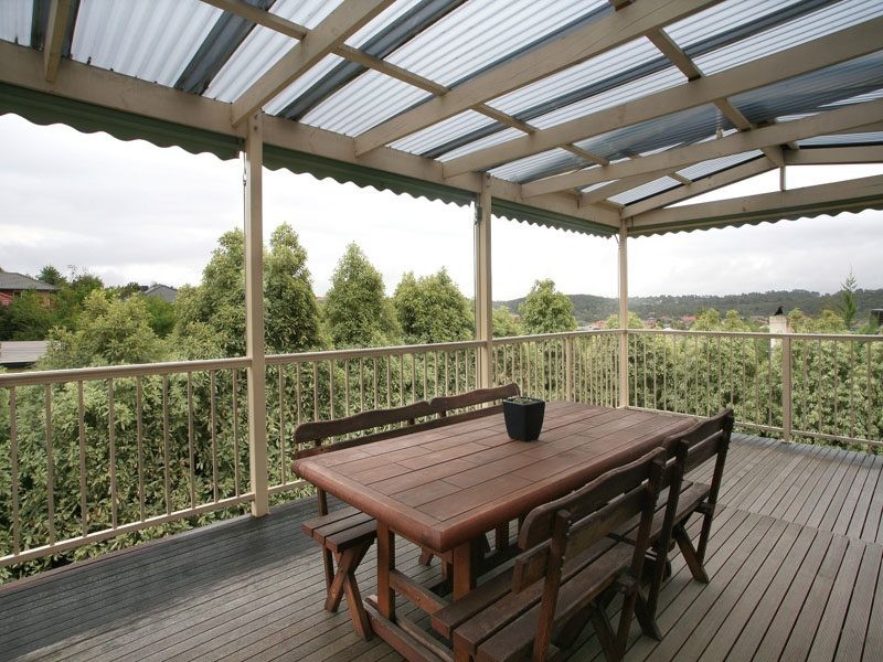 6 Yarraridge Drive, Chirnside Park VIC 3116