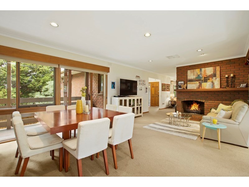 17 Fernlea Crescent, Doncaster East VIC 3109