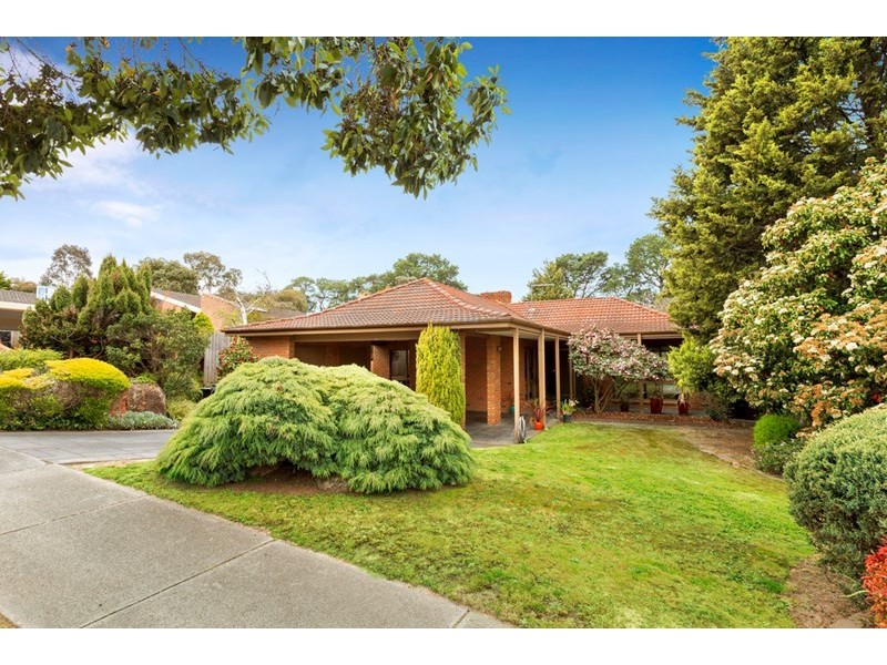 17 Fernlea Crescent, Doncaster East VIC 3109