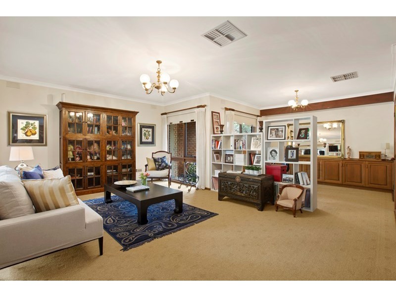 17 Fernlea Crescent, Doncaster East VIC 3109