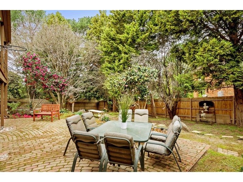 17 Fernlea Crescent, Doncaster East VIC 3109