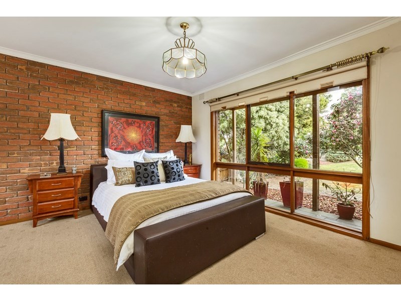 17 Fernlea Crescent, Doncaster East VIC 3109