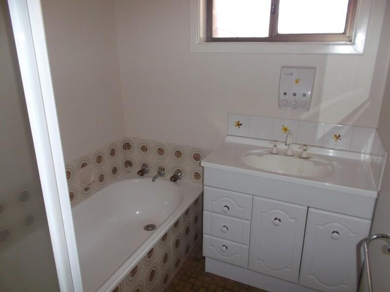 2 Kangaroo Place, South Hedland WA 6722